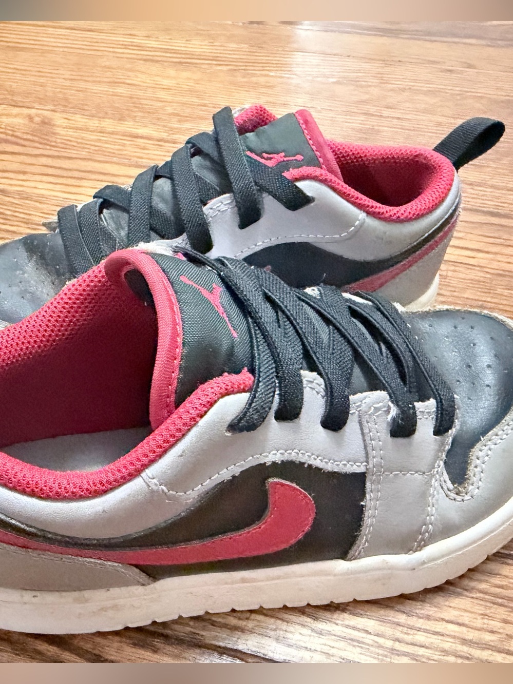 Nike Jordan 1 Low Alt | size 2.5Y